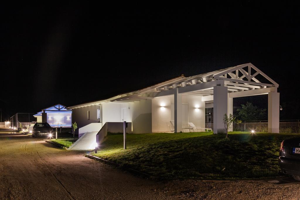 White Villas Douneika  Exteriör bild
